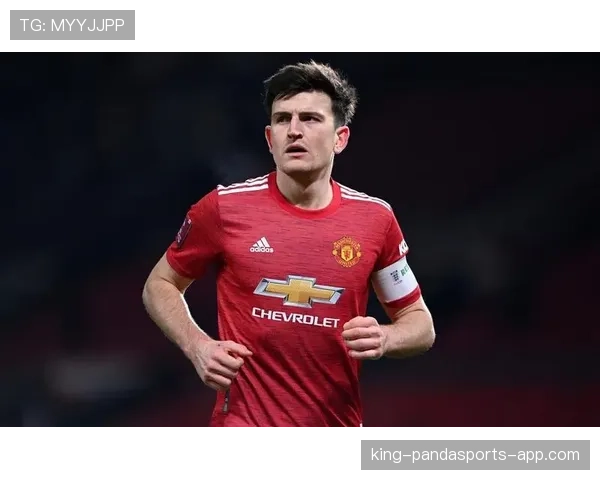 马奎尔高位逼抢效率下滑如何加剧防线压力?对比其过往稳定表现的断崖式弱化解析